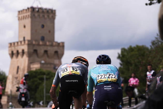 Italy™s Alberto Bettiol of XDS Astana Team and Italy™s Filippo Ganna of Netcompany Ineos during Stage 8 of the Giro d™Italia, from Chieti to Fermo, Italy, Saturday, May 16, 2026.  Copyright: xMarcoxAlpozzi LaPressex