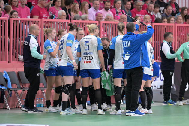 Time Out Sport Union Neckarsulm TusSies Metzingen vs Sport Union Neckarsulm , Handball, Alsco HBF, 5 Play Off League Matchday, Season 2025 2026, 16 05 2026 TusSies Metzingen vs Sport Union Neckarsulm , Handball, Alsco HBF, 5 Play Off League Matchday, Season 2025 2026, 16 05 2026 Tuebingen Copyright: xEibner-Pressefoto TobiasxBaurx EP_TBR
