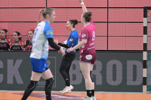 Sara Suba TusSies Metzingen, 77 in goal Cheers after the save TusSies Metzingen vs Sport Union Neckarsulm , Handball, Alsco HBF, 5 Play Off League Matchday, Season 2025 2026, 16 05 2026 TusSies Metzingen vs Sport Union Neckarsulm , Handball, Alsco HBF, 5 Play Off League Matchday, Season 2025 2026, 16 05 2026 Tuebingen Copyright: xEibner-Pressefoto TobiasxBaurx EP_TBR