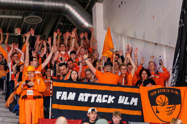 fan, fans, spectators, cheers, cheering, positive emotions, positive emotion, symbol image, symbol photo, theme photo, theme picture, BMA365 Bamberg Baskets vs ratiopharm Ulm, basketball, easyCredit BBL, playoff quarter-final, game 1, 16 05 2026 BMA365 Bamberg Baskets vs ratiopharm Ulm, basketball, easyCredit BBL, playoff quarter-final, game 1, 16 05 2026 Bamberg Copyright: xEibner-Pressefoto G.xSantemizx EP_EER