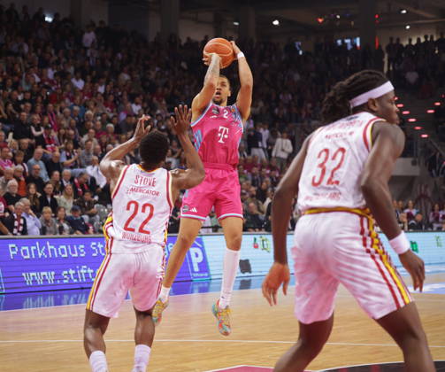 Alijah Comithier Telekom Baskets Bonn vs Fitness First Würzburg Baskets Playoffs Quarterfinals Game 1 Season 2025 26