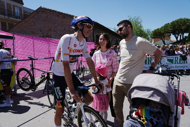 Italy™s Giulio Pellizzari of Red Bull - Bora - Hansgrohe White jersey during Stage 9 of the Giro d™Italia from Cervia to Corno alle Scale, Italy, Sunday May 17, 2026.  Copyright: xGianxMattiaxD Albertox xLaPressex
