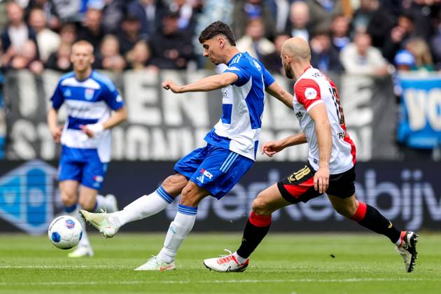 ZWOLLE, 17-05-2026 , MACÂ³PARK , season 2025 2026 , Dutch Eredivisie Football , match between PEC Zwolle and Feyenoord , picture shows PEC Zwolle player Koen Kostons is challenged by Feyenoord player Gernot Trauner PEC - Feyenoord  x203757572x Copyright: