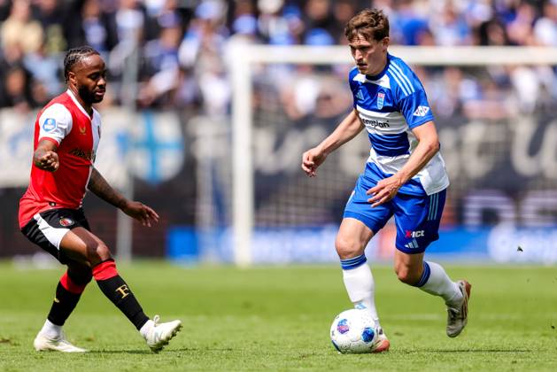 ZWOLLE, 17-05-2026 , MACÂ³PARK , season 2025 2026 , Dutch Eredivisie Football , match between PEC Zwolle and Feyenoord , picture shows PEC Zwolle player Thijs Oosting dribbles with the ball PEC - Feyenoord  x203758818x Copyright: