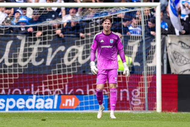 ZWOLLE, 17-05-2026 , MACÂ³PARK , season 2025 2026 , Dutch Eredivisie Football , match between PEC Zwolle and Feyenoord , picture shows PEC Zwolle goalkeeper Duke Verduin looks on PEC - Feyenoord  x203758822x Copyright:
