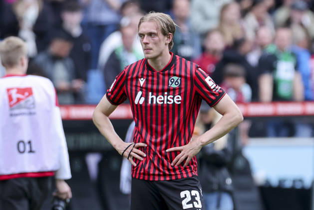 Stefan Teitur Thordarson Hannover 96 looks dejected, 2 Bundesliga, Hannover 96 v 1 FC Nürnberg, Heinz von Heiden Arena on May 17, 2026 in Hanover, Germany Photo by Marco Steinbrenner DeFodi Images Stefan Teitur Thordarson Hannover 96 looks dejected, 2 Bundesliga, Hannover 96 v 1 FC Nürnberg, Heinz von Heiden Arena, May 17, 2026 in Hanover, Germany Photo by Marco Steinbrenner DeFodi Images