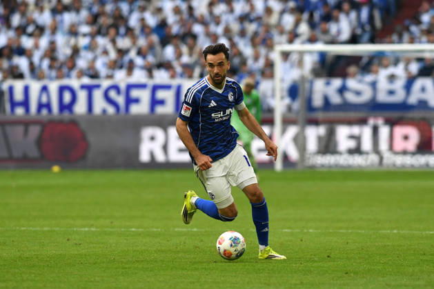 Kenan Karaman FC Schalke 04 in action, on the ball, single action during the 2 Bundesliga match between FC Schalke 04 and Eintracht Braunschweig, Veltins Arena on 17 May 2026 in Gelsenkirchen, Germany Photo by Ralf Treese DeFodi Images Kenan Karaman FC Schalke 04 controls the ball during the 2 Bundesliga match between FC Schalke 04 and Eintracht Braunschweig at Veltins Arena on May 17, 2026 in Gelsenkirchen, Germany Photo by Ralf Treese DeFodi Images Photo by Ralf Treese DeFodi Images