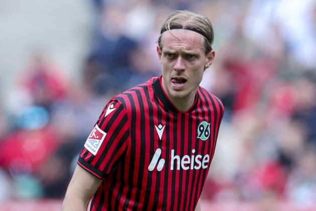 Stefan Teitur Thordarson Hannover 96 looks dejected, 2 Bundesliga, Hannover 96 v 1 FC Nürnberg, Heinz von Heiden Arena on May 17, 2026 in Hanover, Germany Photo by Marco Steinbrenner DeFodi Images Stefan Teitur Thordarson Hannover 96 looks dejected, 2 Bundesliga, Hannover 96 v 1 FC Nürnberg, Heinz von Heiden Arena, May 17, 2026 in Hanover, Germany Photo by Marco Steinbrenner DeFodi Images