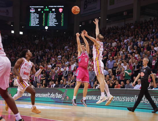 Grayson Murphy Telekom Baskets Bonn vs Fitness First Würzburg Baskets Playoffs Quarterfinals Game 2 Season 2025 26