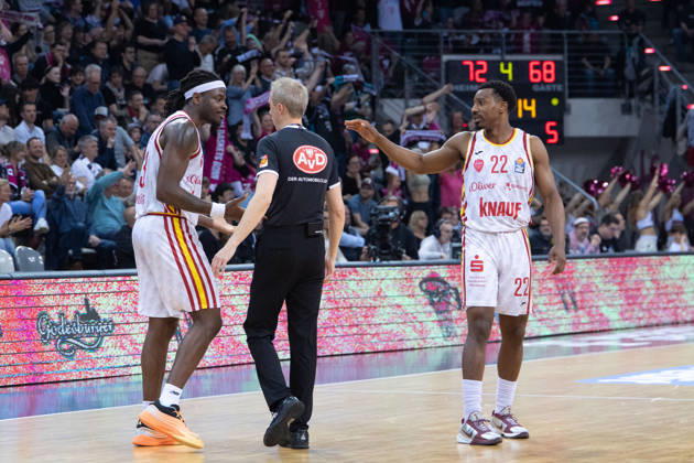 Charles Thompson Fitness First Wuerzburg Baskets, 32 talks to the referee after his 5 foul Telekom Baskets Bonn vs Fitness First Wuerzburg Baskets, Basketball, easy Credit BBL, Playoffs, Quarterfinals, Matchday 2, 2025 2026, 18 05 2026 Telekom Baskets Bonn vs Fitness First Wuerzburg Baskets, Basketball, easy Credit BBL, Playoffs, Quarterfinals, Matchday 2, 2025 2026, 18 05 2026 Bonn Copyright: xEibner-Pressefoto GerhardxWingenderx EP_GWR