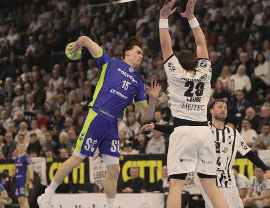 Photo Goal throw from Miro Schluroff Gummersbach against Lukas LAUBE Kiel , right Handball Men 1 Bundesliga on Sat 28 02 2025 THW Kiel VfL Gummersbach