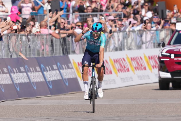 Italy™s Alberto Bettiol of XDS Astana Team stage winner during Stage 13 of the Giro d™Italia from Alessandria to Verbania Italy, Friday May 22, 2026 Copyright: xGianmattiaxD Albertoi LaPressex