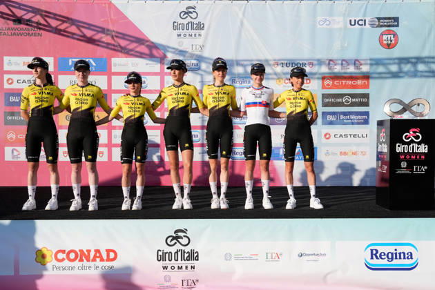 TEAM VISMA LEASE A BIKE during the team presentation ahead of the Giro d™Italia Women cycling race in Cesenatico, Italy, Friday, May 29, 2026.  Copyright: xDavidexSpada LaPressex