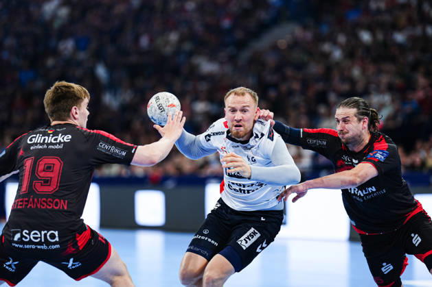 Reynir Thor Stefansson MT Melsungen, 19 , Simon Pytlick SG Flensburg Handewitt, 02 , Olle Forsell Schefvert MT Melsungen, 25 GER, MT Melsungen vs SG Flensburg Handewitt, Handball, EHF European League, Semi-final, 2025 2026 season, 30 05 2026 GER, MT Melsungen vs SG Flensburg Handewitt, Handball, EHF European League, Semi-final, 2025 2026 season, 30 05 2026 Hamburg Copyright: xEibner-Pressefoto MarcelxvonxFehrnx EP_MFN