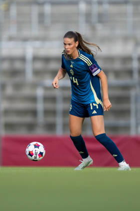 260605 Bella Andersson of Sweden during the FIFA Women™s World Cup Qualifier football match between Denmark and Sweden on June 5, 2026 in Odense Photo Ludvig Thunman BILDBYRAN code LT LT0798 fotboll football soccer fotball vm kval kval fifa womens world cup qualifier qualifier danmark sverige sweden denmark dam bbeng Copyright: LUDVIGxTHUNMAN BB260605LT067