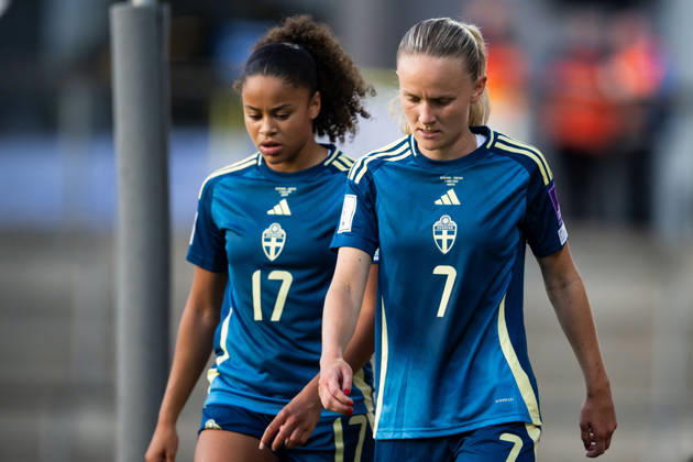 260605 Felicia Schröder and Matilda Vinberg of Sweden look dejected during the FIFA Women™s World Cup Qualifier football match between Denmark and Sweden on June 5, 2026 in Odense Photo Ludvig Thunman BILDBYRAN code LT LT0798 fotboll football soccer fotball vm kval kval fifa womens world cup qualifier qualifier danmark sverige sweden denmark dam bbeng depp  Copyright: LUDVIGxTHUNMAN BB260605LT112