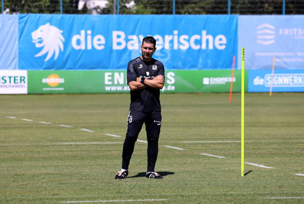 Soccer, Mens, Bavarian Regional League, 2026–2027 Season, TSV 1860 Munich, Training, Grünwalder Strasse 114 Alper Kayabunar, TSV 1860 Munich coach, standing on the training field,detected_source_language