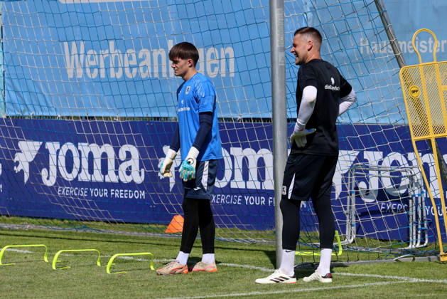 Soccer, Mens, Bavarian Regional League, 2026–2027 Season, TSV 1860 Munich, Training, Grünwalder Strasse 114 Leon Erkocaoglan (TSV 1860 Munich, left) with Vitus Eicher, goalkeeper coach for TSV 1860 Munich (right), during goalkeeper training,detected_source_language