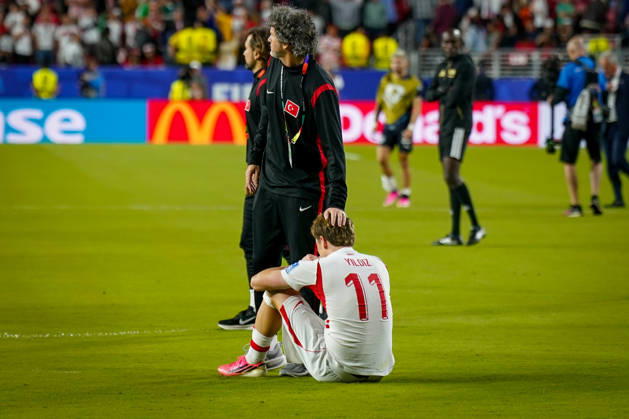 USA Soccer 2026 FIFA World Cup Group Stage Group D Turkey vs. Paraguay Levi’s Stadium, Santa Clara, San Francisco Bay Area, Santa Clara County, California Disappointment, sadness, defeat, gesture, body language, emotion, bewilderment on the part of Kenan YILDIZ, Turkey 11,detected_source_language Copyright: xJOERANxSTEINSIEKx