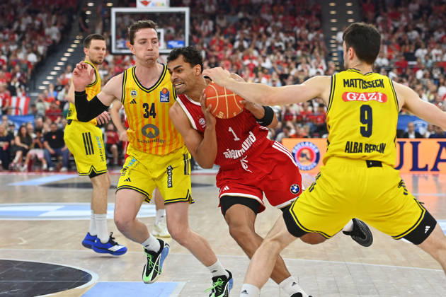 Oscar DA SILVA (FCB), Action, Head-to-Head Battle Against Justin BEAN, Alba Berlin Basketball, BBL, 2025–2026 Season, Playoff Finals, Game 5, FC Bayern Munich vs. Alba Berlin 81–84 on June 21, 2026, SAP GARDEN,detected_source_language