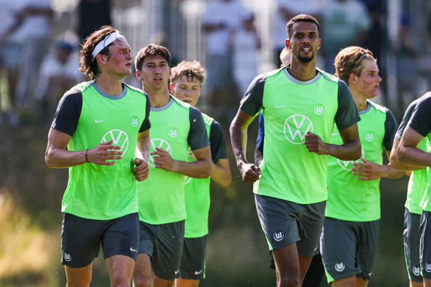 Robert Glatzel (VfL Wolfsburg) and Fabian Reese (VfL Wolfsburg 2), Bundesliga 2026–2027 season; VfL Wolfsburg’s first training session of the season at the VfL Center in Wolfsburg; soccer, Germany, man, men, June 24, 2026