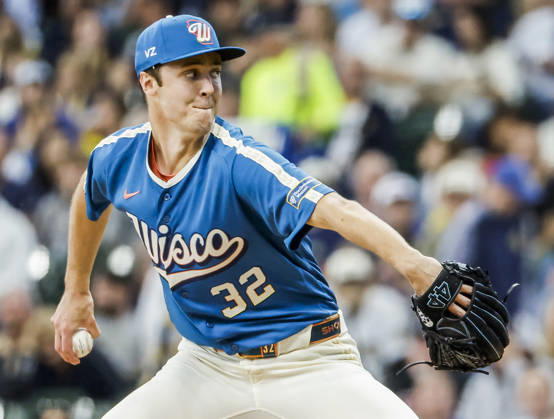 Milwaukee Brewers starting pitcher Jacob Misiorowski throws in the first inning of the MLB, Baseball Herren, USA game between the Chicago Cubs and the Milwaukee Brewers at American Family Field in Milwaukee, Wisconsin on Friday, June 26, 2026.  MIL20260626804 TANNENxMAURY