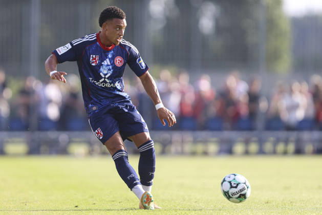 Steven van der Sloot of Fortuna Düsseldorf in action, on the ball, making a solo run during the friendly match between 1 FC Monheim and Fortuna Düsseldorf at the Merkur Spielbanken Arena on July 3, 2026, in Monheim am Rhein, Germany Photo by Oliver Kaelke DeFodi Images Steven van der Sloot of Fortuna Düsseldorf controls the ball during the friendly match between 1 FC Monheim and Fortuna Düsseldorf at Merkur Spielbanken Arena on July 3, 2026 in Monheim, Germany Photo by Oliver Kaelke DeFodi Images Photo by Oliver Kaelke DeFodi Images