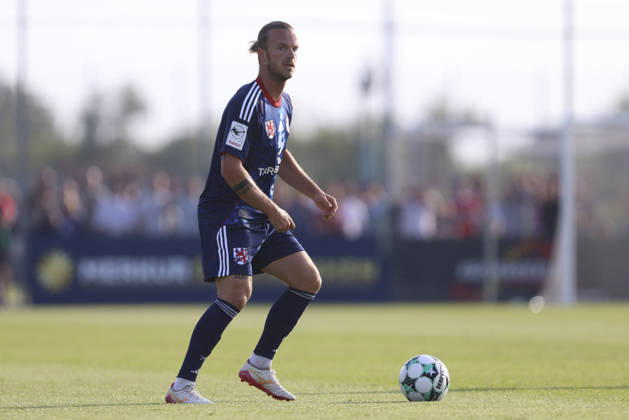Jorrit Hendrix of Fortuna Düsseldorf in action, on the ball, making a solo run during the friendly match between 1 FC Monheim and Fortuna Düsseldorf at the Merkur Spielbanken Arena on July 3, 2026, in Monheim am Rhein, Germany Photo by Oliver Kaelke, DeFodi Images Jorrit Hendrix of Fortuna Düsseldorf controls the ball during the friendly match between 1 FC Monheim and Fortuna Düsseldorf at Merkur Spielbanken Arena on July 3, 2026 in Monheim, Germany Photo by Oliver Kaelke, DeFodi Images Photo by Oliver Kaelke, DeFodi Images