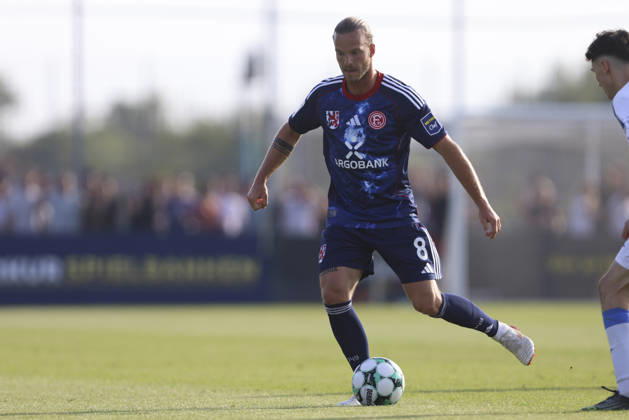 Jorrit Hendrix of Fortuna Düsseldorf in action, on the ball, making a solo run during the friendly match between 1 FC Monheim and Fortuna Düsseldorf at the Merkur Spielbanken Arena on July 3, 2026, in Monheim am Rhein, Germany Photo by Oliver Kaelke, DeFodi Images Jorrit Hendrix of Fortuna Düsseldorf controls the ball during the friendly match between 1 FC Monheim and Fortuna Düsseldorf at Merkur Spielbanken Arena on July 3, 2026 in Monheim, Germany Photo by Oliver Kaelke, DeFodi Images Photo by Oliver Kaelke, DeFodi Images
