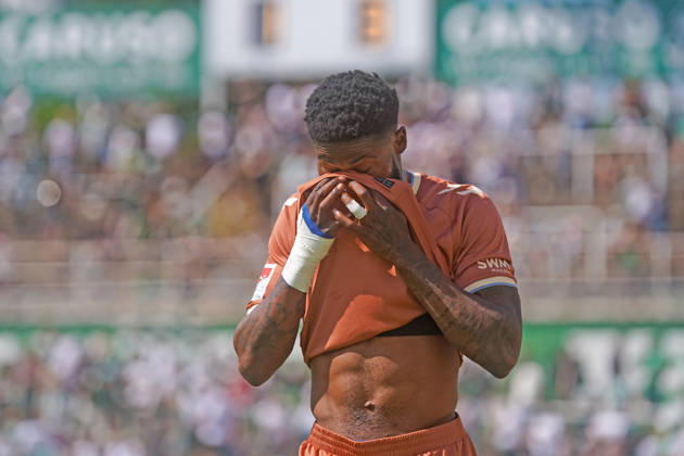 Moritz Broni Kwarteng, 1 FC Magdeburg, No. 10 is struggling with the extreme heat; BSG Chemie Leipzig vs. 1 FC Magdeburg, soccer, friendly match, 2026–2027 season, July 12, 2026 BSG Chemie Leipzig vs. 1 FC Magdeburg, soccer, friendly match, 2026–2027 season, July 12, 2026, Leipzig Copyright: xEibner-Pressefoto PiaxSchindlerx EP_PSR