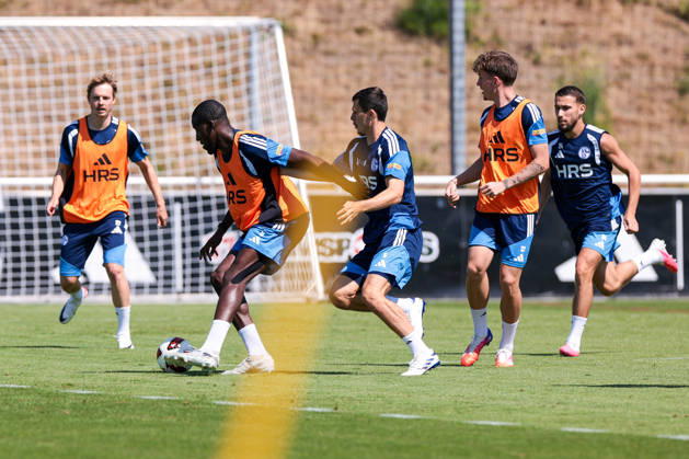 July 15, 2026, Soccer, FC Schalke 04 Training: From left, Finn Porath (FC Schalke 04), Bryan Lasme (FC Schalke 04), Ron Schallenberg (FC Schalke 04), Max Grüger (FC Schalke 04), Adil Aouchiche (FC Schalke 04), Gelsenkirchen, FC Schalke 04 training grounds, North Rhine-Westphalia, Germany, xRHR, PHOTO YYx Copyright: RHR-FOTOx RHR-FOTO YY