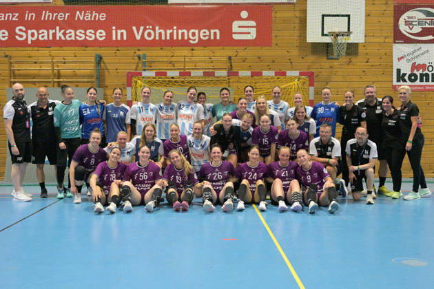 Group photo after the game between the TusSies and Sport Union: TusSies Metzingen vs. Sport Union Neckarsulm, Handball, Preseason, Friendly, 2026–2027 Season, July 18, 2026: TusSies Metzingen vs. Sport Union Neckarsulm, handball, preseason, exhibition game, 2026–2027 season, July 18, 2026, Voehringen Copyright: xEibner-Pressefotox EP_TBR