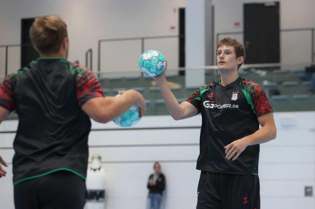 July 22, 2026, xtgx, Handball, Opel HBL, SC Magdeburg s first training session, photo by Bennet Wiegert, Magdeburg, Magdeburg coach