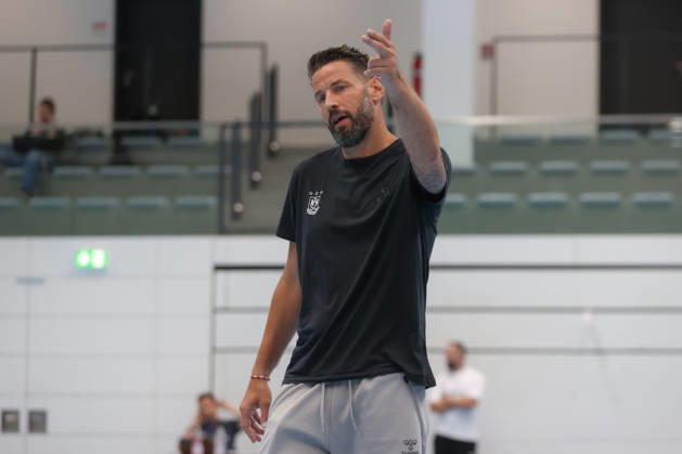 July 22, 2026, xtgx, Handball, Opel HBL, SC Magdeburg: First training session of the season by Bennet Wiegert in Magdeburg; coach gives instructions, gesturing with his arms, gesticulate, gives instructions in Magdeburg
