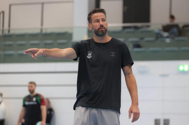 July 22, 2026, xtgx, Handball, Opel HBL, SC Magdeburg: First training session of the season by Bennet Wiegert in Magdeburg; coach gives instructions, gesturing with his arms, gesticulate, gives instructions in Magdeburg
