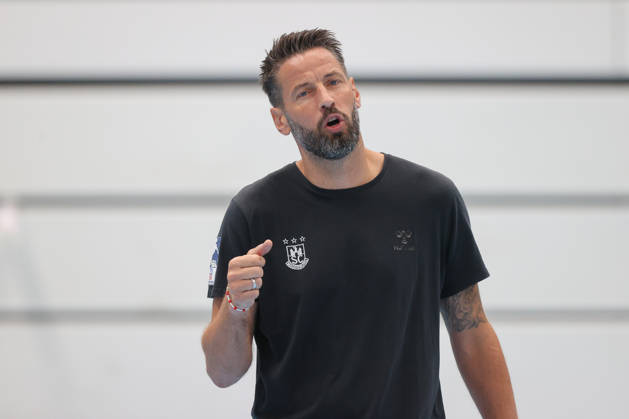 July 22, 2026, xtgx, Handball, Opel HBL, SC Magdeburg: First training session of the season by Bennet Wiegert in Magdeburg; coach gives instructions, gesturing with his arms, gesticulate, gives instructions in Magdeburg