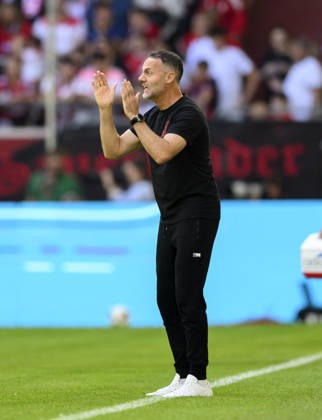 Coach Alexander Ende, Fortuna Düsseldorf: Gestures, Football Friendly Match: Fortuna Düsseldorf vs. Borussia Dortmund, on July 25, 2026, in Düsseldorf, Germany, at the Merkur Spiel Arena