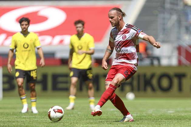 Jorrit Hendrix of Fortuna Düsseldorf in action, on the ball, making a solo run during the friendly match between Fortuna Düsseldorf and Borussia Dortmund at Merkur Spiel Arena on July 25, 2026, in Düsseldorf, Germany Photo by Oliver Kaelke DeFodi Images Jorrit Hendrix of Fortuna Düsseldorf controls the ball during the friendly match between Fortuna Düsseldorf and Borussia Dortmund at Merkur Spiel Arena on July 25, 2026, in Düsseldorf, Germany Photo by Oliver Kaelke DeFodi Images Photo by Oliver Kaelke DeFodi Images