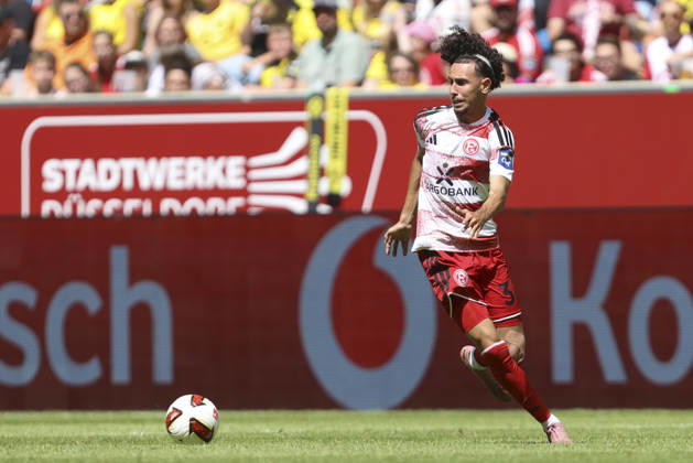 Anas Slimani of Fortuna Düsseldorf in action, on the ball, making a solo run during the friendly match between Fortuna Düsseldorf and Borussia Dortmund at Merkur Spiel Arena on July 25, 2026, in Düsseldorf, Germany Photo by Oliver Kaelke DeFodi Images Anas Slimani of Fortuna Düsseldorf controls the ball during the friendly match between Fortuna Düsseldorf and Borussia Dortmund at Merkur Spiel Arena on July 25, 2026, in Düsseldorf, Germany Photo by Oliver Kaelke DeFodi Images Photo by Oliver Kaelke DeFodi Images