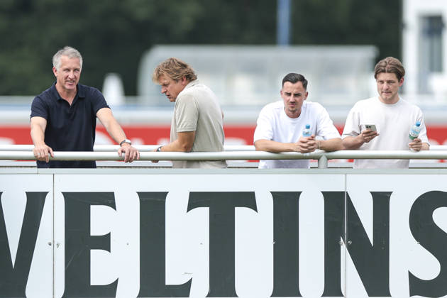 July 30, 2026, Soccer, FC Schalke 04 Training Session: From left, Sporting Director Frank Baumann (FC Schalke 04), Director of Professional Soccer Youri Mulder (FC Schalke 04), Squad Planner Maximilian Lüftl of FC Schalke 04, Technical Director Lorenz Kutscha Lissberg of FC Schalke 04, Gelsenkirchen, FC Schalke 04 Training Facility, North Rhine-Westphalia, Germany, xRHR PHOTO YYx Copyright: RHR-FOTOx RHR-FOTO YY