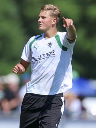 Jan Leszczynski of Borussia Mönchengladbach gestures during Borussia Mönchengladbach s training camp, Birkenmoos Stadium on August 4, 2026, in Rottach Egern, Germany. Photo by Marco Steinbrenner, DeFodi Images. Jan Leszczynski of Borussia Mönchengladbach gestures during the Borussia Mönchengladbach training camp at Birkenmoos Stadium on August 4, 2026 in Rottach-Egern, Germany. Photo by Marco Steinbrenner, DeFodi Images. Photo by Marco Steinbrenner, DeFodi Images.