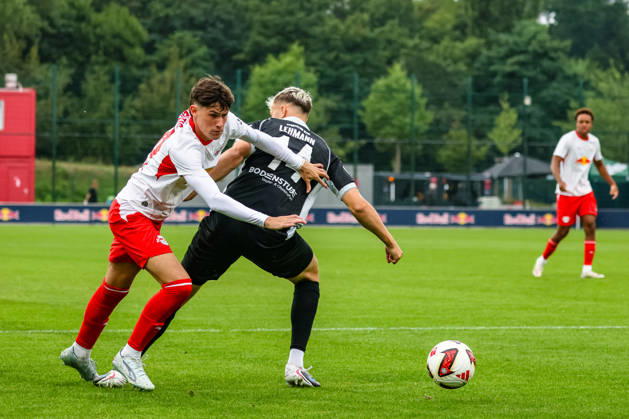 Andrija Maksimovic (RB Leipzig), 30, tackle, duel, battle; Paul Lehmann (SC Verl), 14, RB Leipzig vs. SC Verl, soccer, friendly, 2026–27 season, August 1, 2026, RB Leipzig vs. SC Verl, soccer, friendly match, 2026–27 season, August 1, 2026, Leipzig Copyright: xEibner-Pressefoto LauraxRoemerx EP_LRR