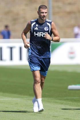 August 4, 2026, Soccer, FC Schalke 04 Training Session, Edin Dzeko, FC Schalke 04, Gelsenkirchen, FC Schalke 04 Training Facility, North Rhine-Westphalia, Germany, xRHR, PHOTO YYx Copyright: RHR-FOTOx RHR-FOTO YY