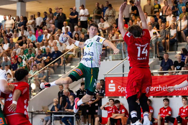 Oskar SUNNEFELDT, FRISCH AUF Goeppingen, No. 27, scores a goal, play, shot on goal GER, FRISCH AUF Goeppingen vs. TSV Neuhausen Filder, handball, preseason, tournament, S Cup Altensteig, Quarterfinals, 2026–2027 season, August 7, 2026, GER, FRISCH AUF Goeppingen vs. TSV Neuhausen Filder, handball, preseason, tournament, S Cup Altensteig, quarterfinals, 2026–2027 season, August 7, 2026, Altensteig Copyright: xEibnerxPressefoto OliverxSchmidtx EP_OST