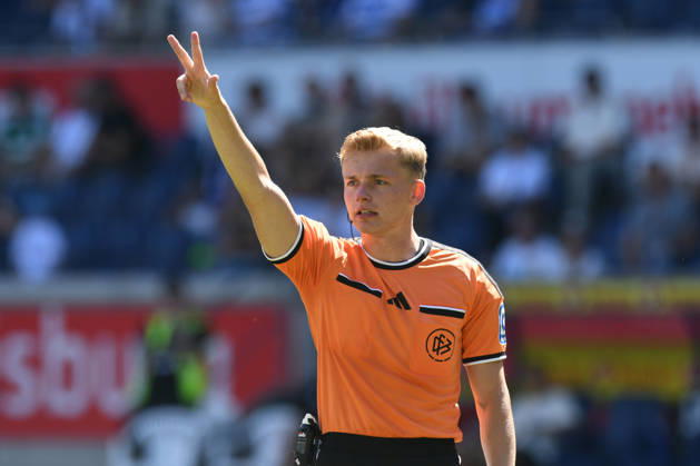 Referee Sebastian Hilsberg gestures during the GER match between MSV Duisburg and SV Meppen 1912, soccer, 3rd Division, Matchday 1, 2026–2027 season, August 8, 2026 DFL DFB regulations prohibit any use of photographs as image sequences and or quasi-video GER, MSV Duisburg vs. SV Meppen 1912, soccer, 3. Liga, Matchday 1, 2026–2027 season, August 8, 2026, Duisburg Copyright: xEibner-Pressefoto ThomasxThienelx EP_TTL