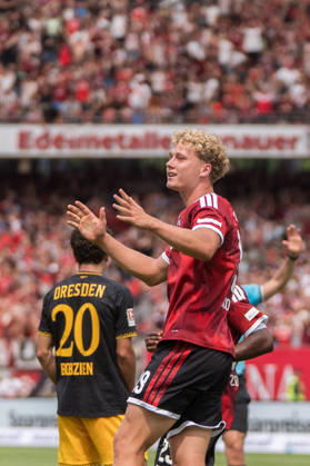 Piet Scobel, 1. FC Nuremberg, 19, GER, 1. FC Nuremberg vs. Dynamo Dresden, Soccer, 2. Bundesliga, Matchday 1, 2026–2027 Season, August 9, 2026, DFL regulations prohibit any use of photographs as image sequences and or quasi-video, GER, 1. FC Nuremberg vs. Dynamo Dresden, soccer, 2. Bundesliga, Matchday 1, 2026–2027 season, August 9, 2026, Nuremberg Copyright: xEibner-Pressefoto MaxxVogelx EP_MVL