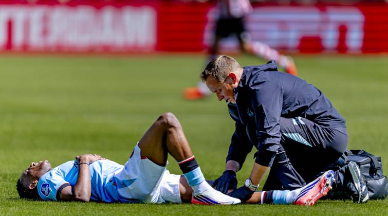 ROTTERDAM SC Feyenoord Rotterdam forward Gaoussou Diarra suffers an injury during the Vriendenloterij Eredivisie match between Sparta and Feyenoord at Stadion Het Kasteel on August 9, 2026, in Rotterdam, the Netherlands. Photo by DeFodi Images