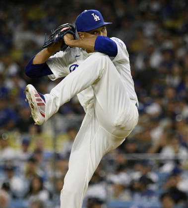 Los Angeles Dodgers closing pitcher Edwin Diaz winds up to deliver against the Kansas City Royals at Dodger Stadium in Los Angeles on Monday, August 10, 2026. LAP2026081005 JIMxRUYMEN