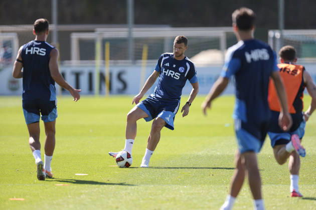 August 12, 2026, Soccer, FC Schalke 04 Training Session, Edin Dzeko, FC Schalke 04, Gelsenkirchen, FC Schalke 04 Training Facility, North Rhine-Westphalia, Germany, xRHR, PHOTO YYx Copyright: RHR-FOTOx RHR-FOTO YY