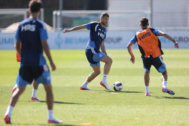 August 12, 2026, Soccer, FC Schalke 04 training session featuring Edin Dzeko (FC Schalke 04) and Dejan Ljubicic (FC Schalke 04), Gelsenkirchen, FC Schalke 04 training facility, North Rhine-Westphalia, Germany, xRHR PHOTO YYx Copyright: RHR-FOTOx RHR-FOTO YY